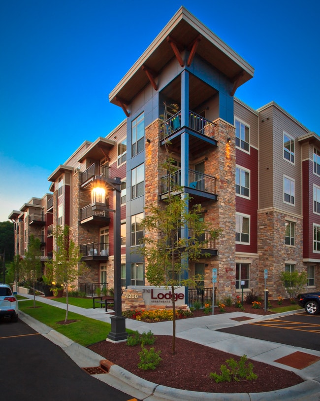 The Lodge At Walnut Grove