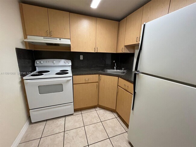 Photo - 4550 NW 9th St Unidad 414E