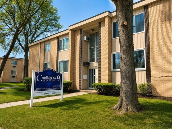Building Photo - Beautiful 3 bedroom with updates galore- HEAT, Water and Sewer included !