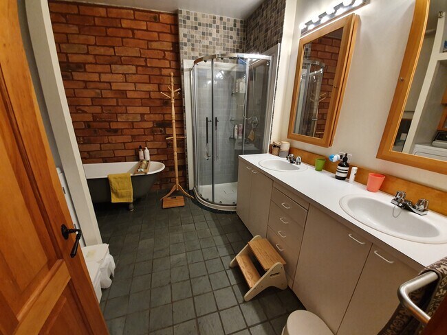 Photo - 4087 Av Laval Unit 4087 Av LAval