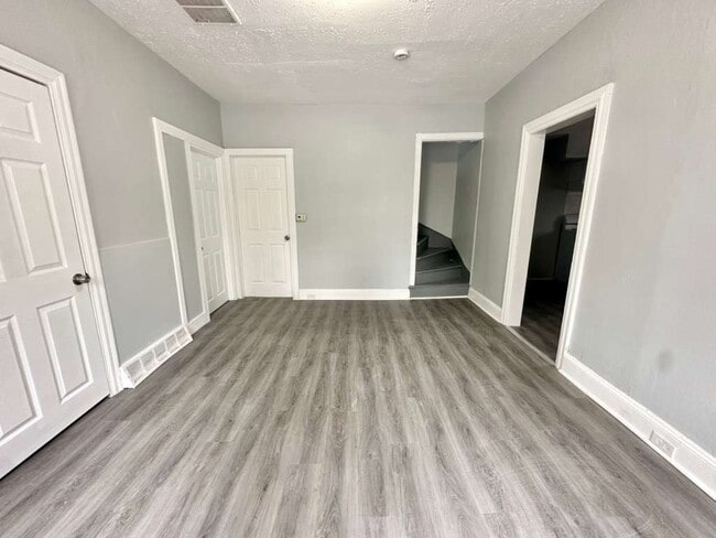 Photo - 275 S Broad St