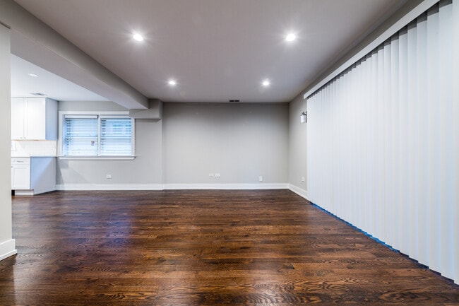 Photo - 3822 N Kenneth Ave Unidad 1