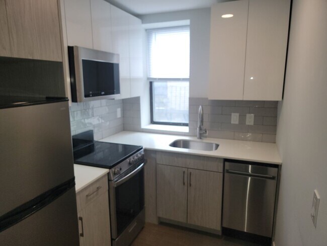 Building Photo - Fenway Studio Available Now