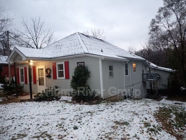 Photo - 900 Dockery St House
