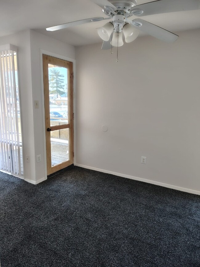 Photo - Beautiful and Spacious 2 Bedroom Apartment for Rent!