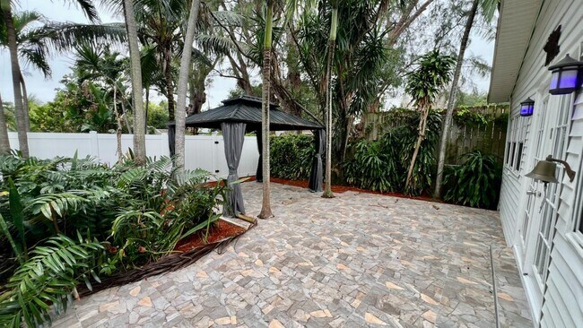 Photo - 48 SW 14th St