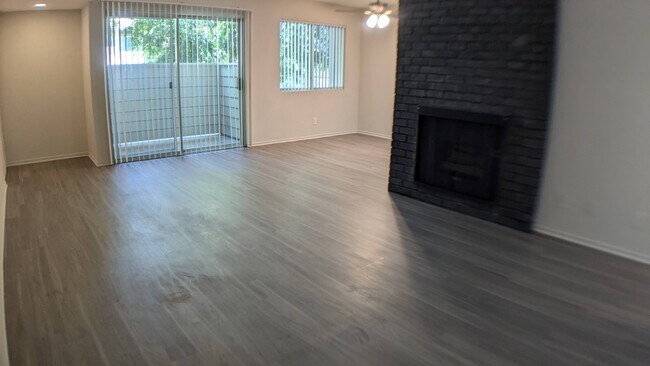 Photo - 13036 Riverside Dr Apartments Unit 103
