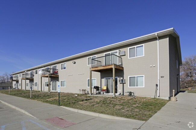 Ravenwood Apartments - Ravenwood Apartments