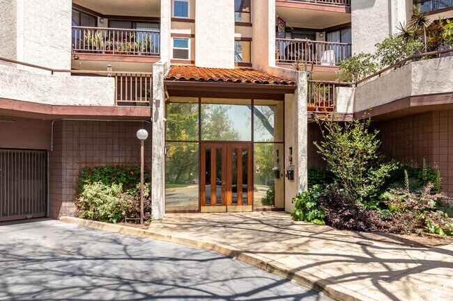 Edificio alternativo - Linden Heights Condominium