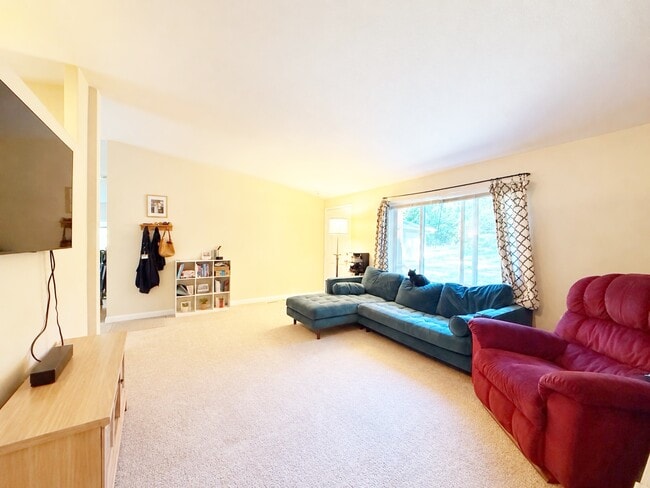 360 E Rasor Rd