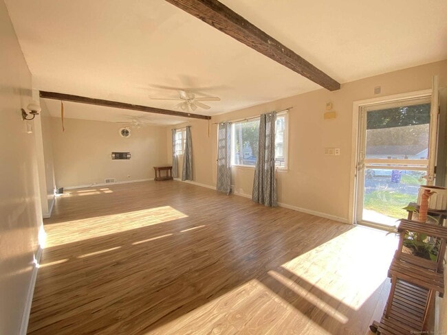 Photo - 19 Dartmouth Ln