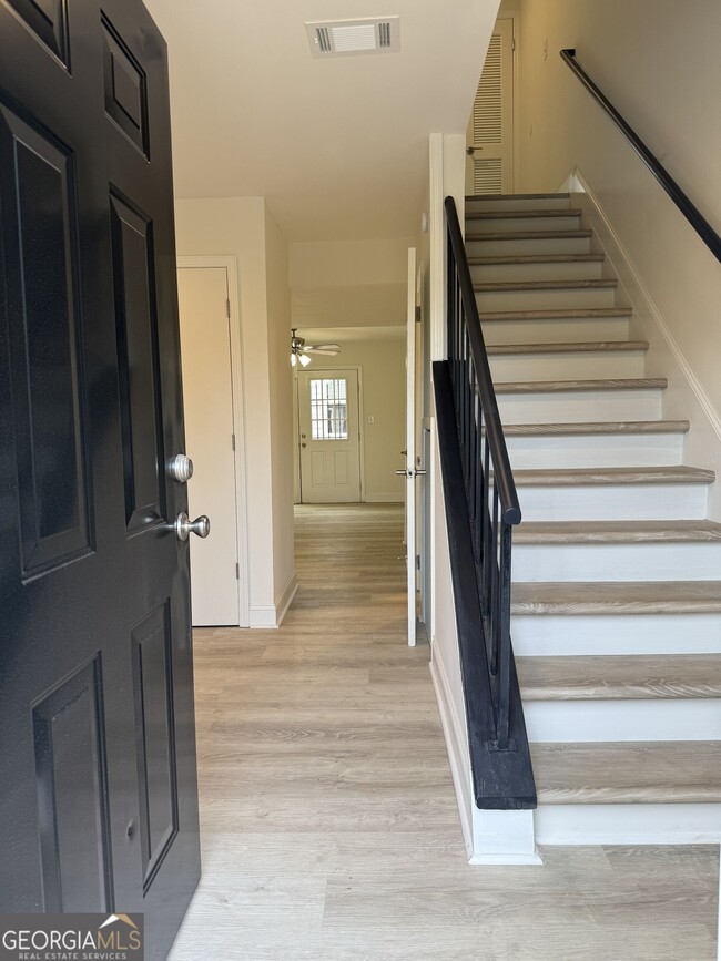 Photo - 1155 Boulevard