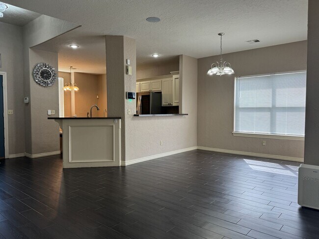 4413 NW Wolfcreek Blvd