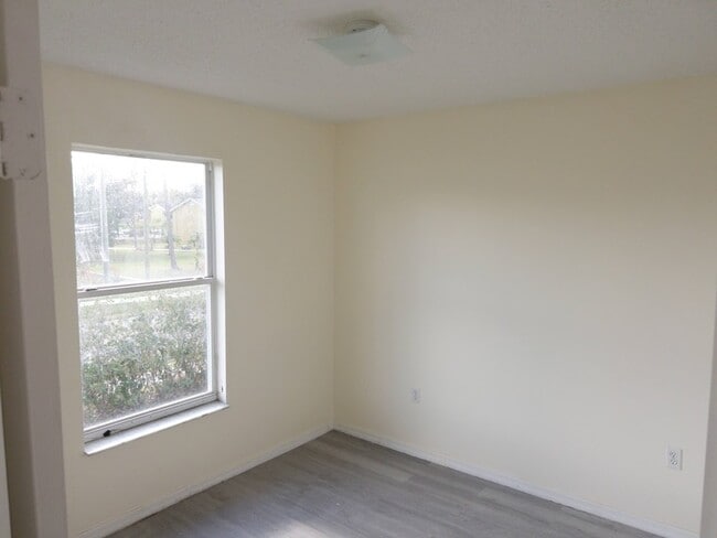 Photo - 271 Hart Ln Unit 4