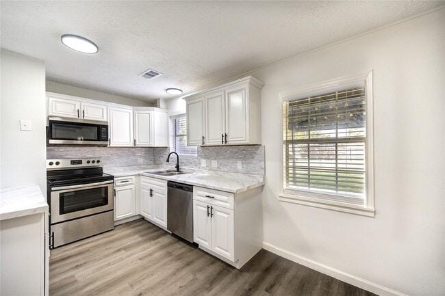 Photo - 12127 Palmton St