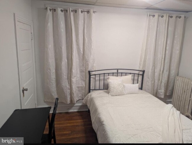 Photo - 5411 Walnut St