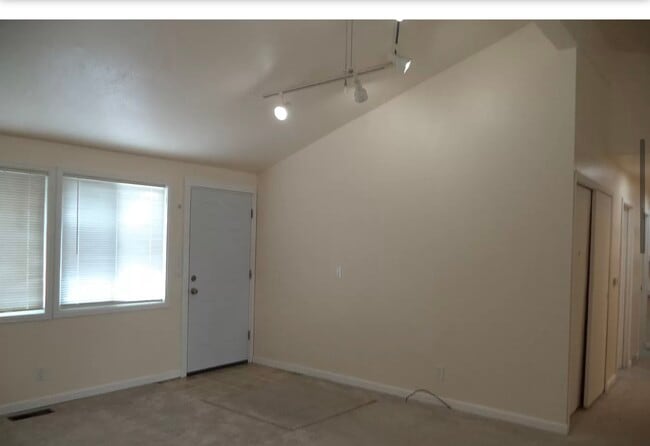 Photo - 336 Bannock St