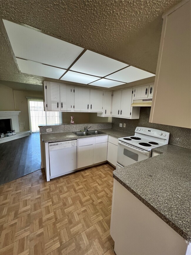 Photo - 610 Wood Smoke Dr