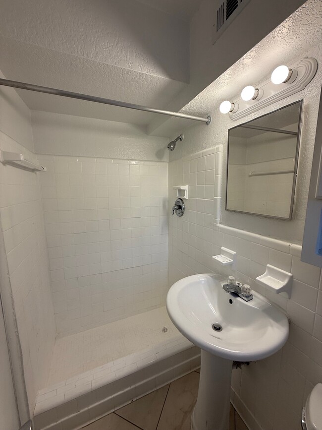 Photo - 1244 NE 5th Ter