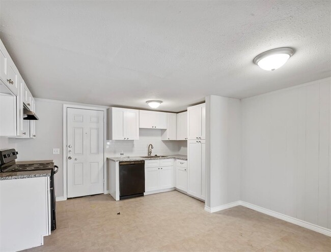 Photo - 741 Vine St