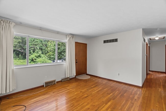 Photo - 6138 Emerald Ave