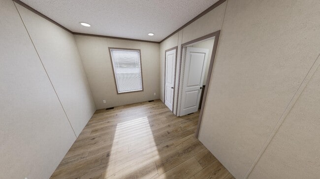 Photo - 5498 Toms Pl