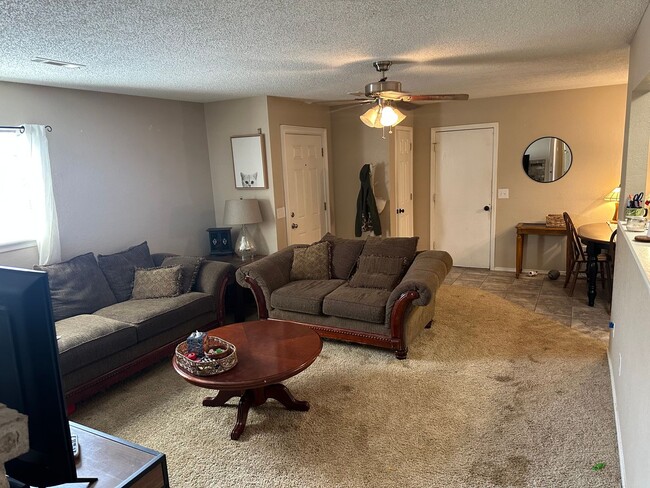 Photo - 2 Bedroom, 1 Bathroom, Right side of Duplex with fenced-in backyard and 1x Car Garage