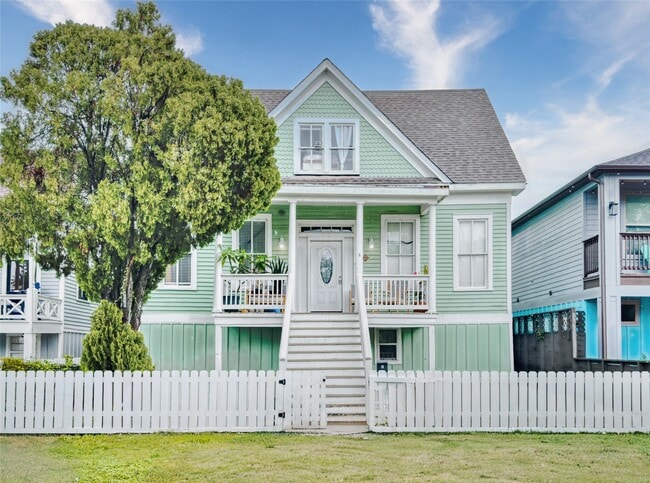 Photo - 1917 Ave M 1/2 Townhome