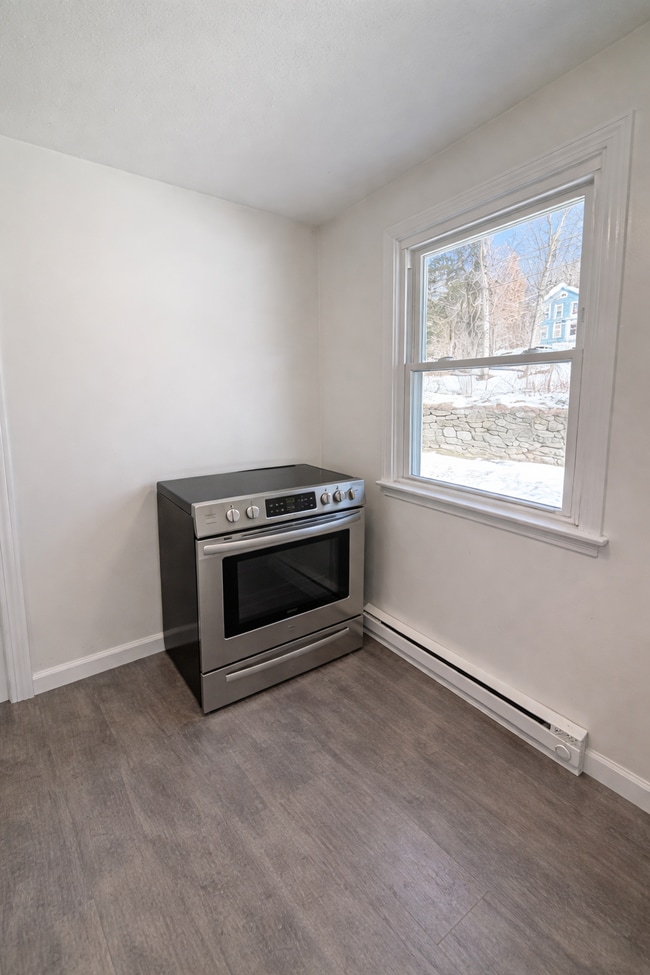 Photo - 156 Main St Unit B1