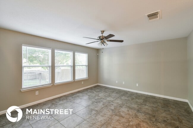 Photo - 222 Hallie Pass