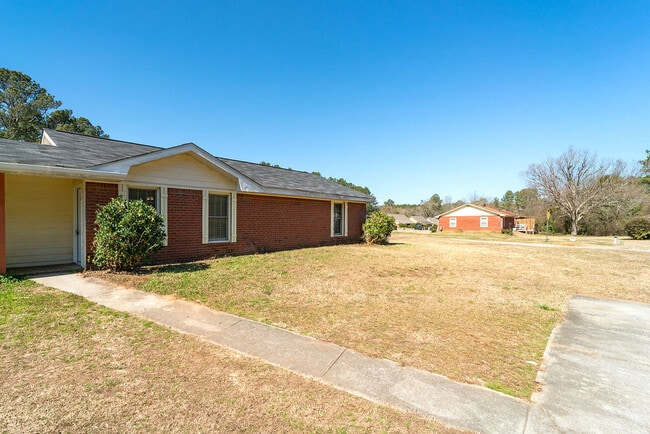 Building Photo - 2501 Riverchase Crossing NE
