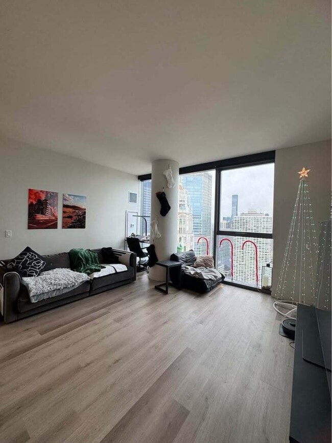 Photo - 88 E Wacker Pl