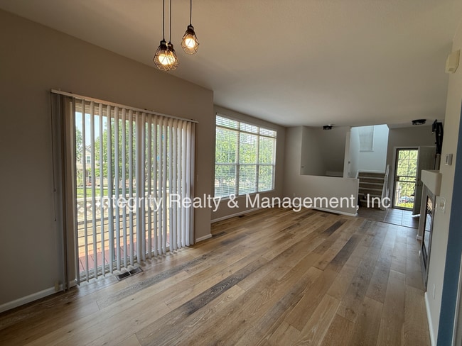 Photo - 312 W Jamison Pl