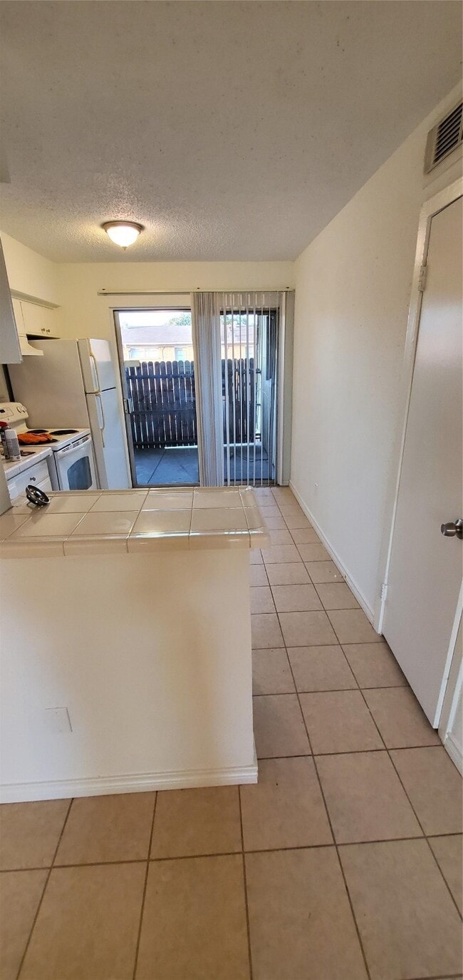 Photo - 1220 Shadowdale Dr Unit 20