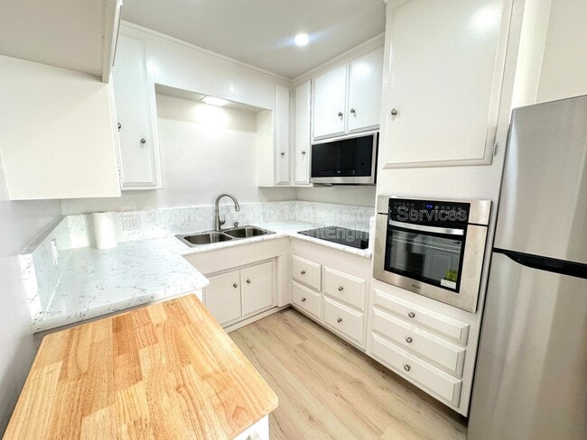 Building Photo - 1250 E Ocean Blvd Unit 305