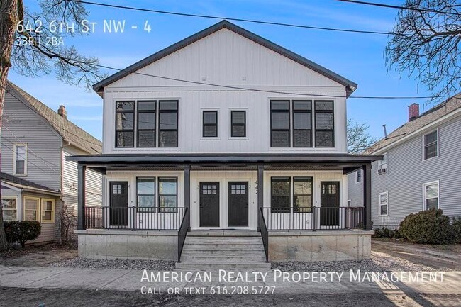 Building Photo - 642 6th St NW Unit 4