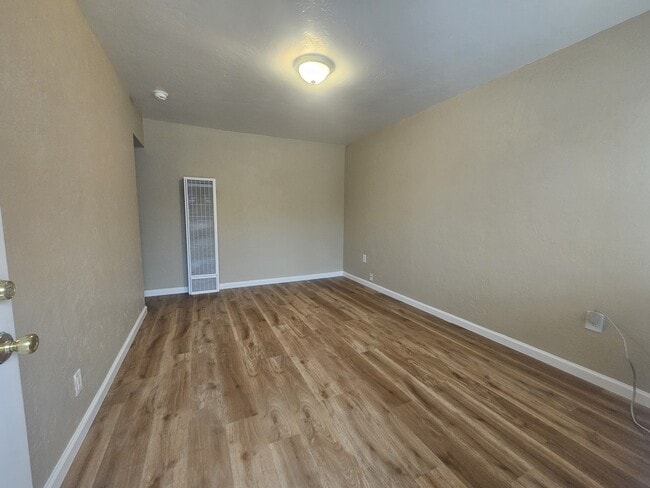 Photo - 108 west 9th / York St