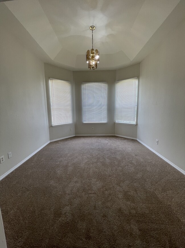Photo - 1305 S James Cir