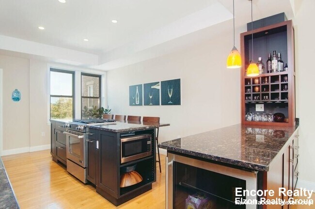 Photo - 2021 Commonwealth Ave Unit D