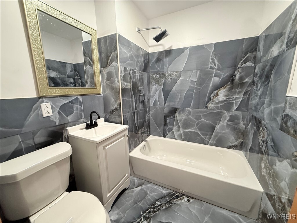 Photo - 111 Dempster St