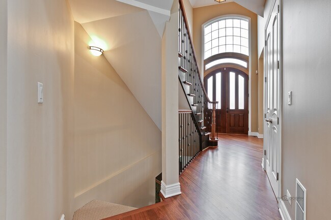 7229 Roxbury Ct