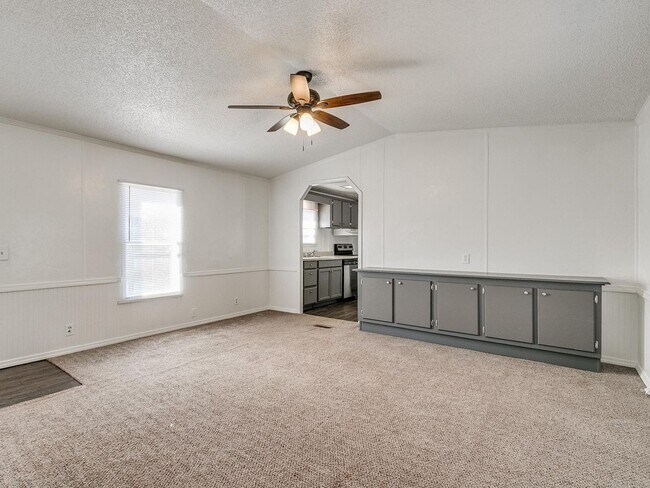 Photo - 3bed/2bath Mobile Home Available on 1.3 Acres in Noble!