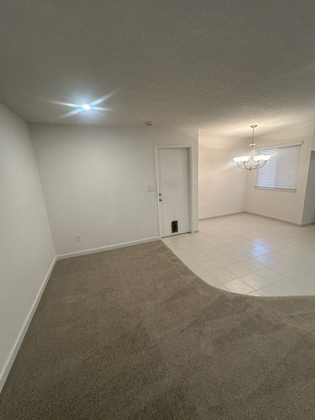 Building Photo - Remodeled 3 Bedroom! Rental