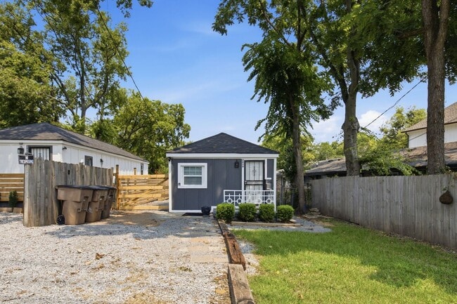 Photo - 2834 Clifton Ave