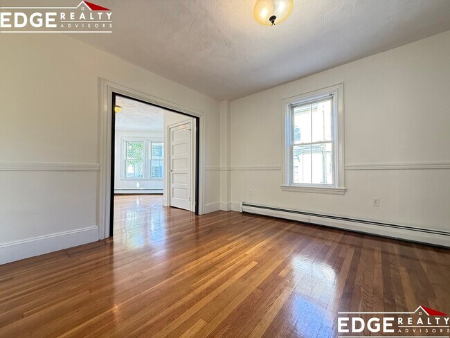 Photo - 22 Saybrook St