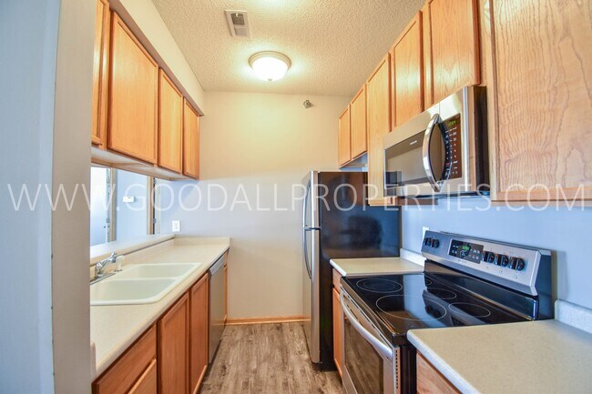 Photo - 2 Bedroom 2 Bath Condo with 1 car detached garage Unit 20