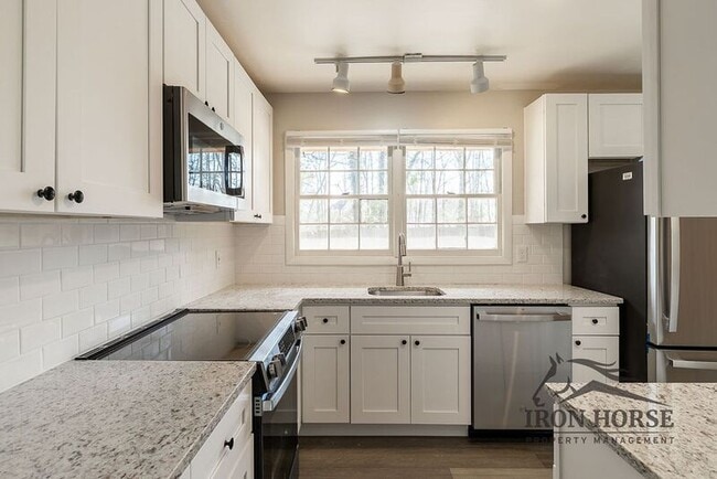 Photo - 190 Brentwood Dr