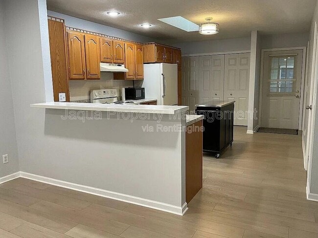 Photo - 239 Lovell St