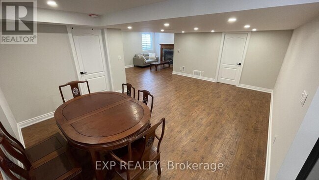 Photo - 94 Lensmith Dr