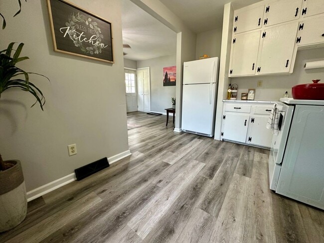 Photo - 2 bed, 1 bath home for rent in Waterloo